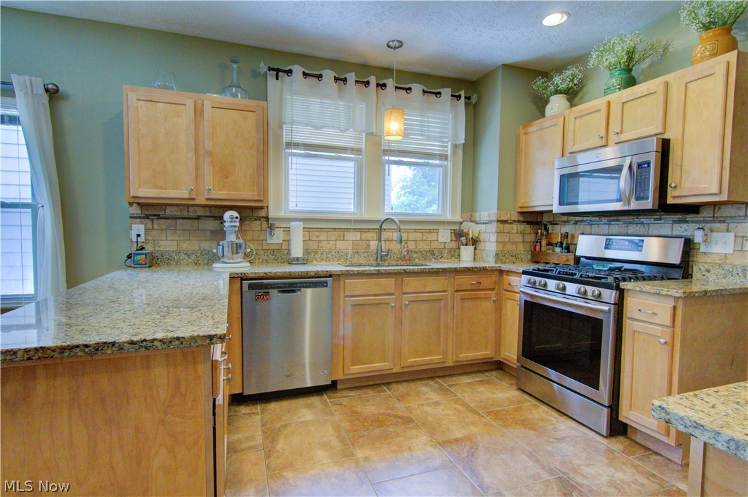 3565 Cedarbrook Road Cleveland, OH 44118 - Photo 7 of 25
