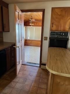 72 Druid Hill Road Springfield, MA 01129 - Photo 5 of 20 a view of a closet area