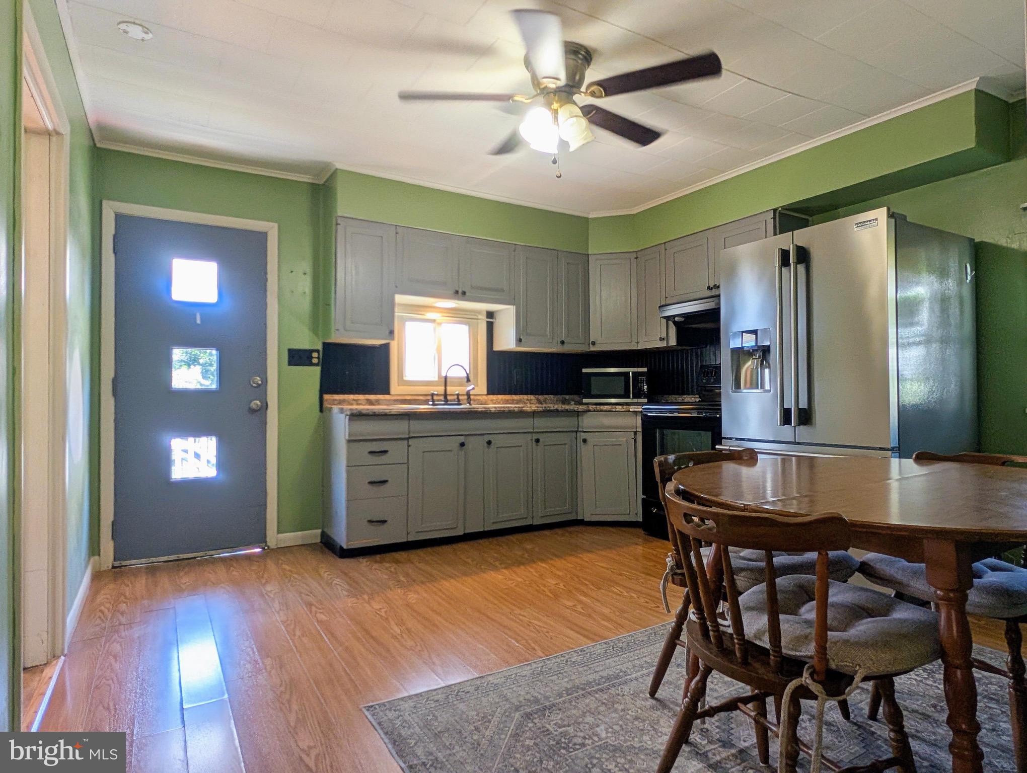 423 Hollars Extension Everett, PA 15537 - Photo 3 of 32