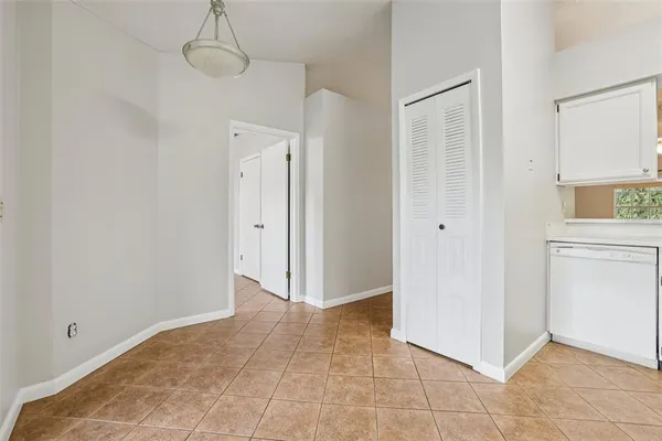 $229,000 | 128 Reserve Circle, Unit 208, Oviedo, FL 32765