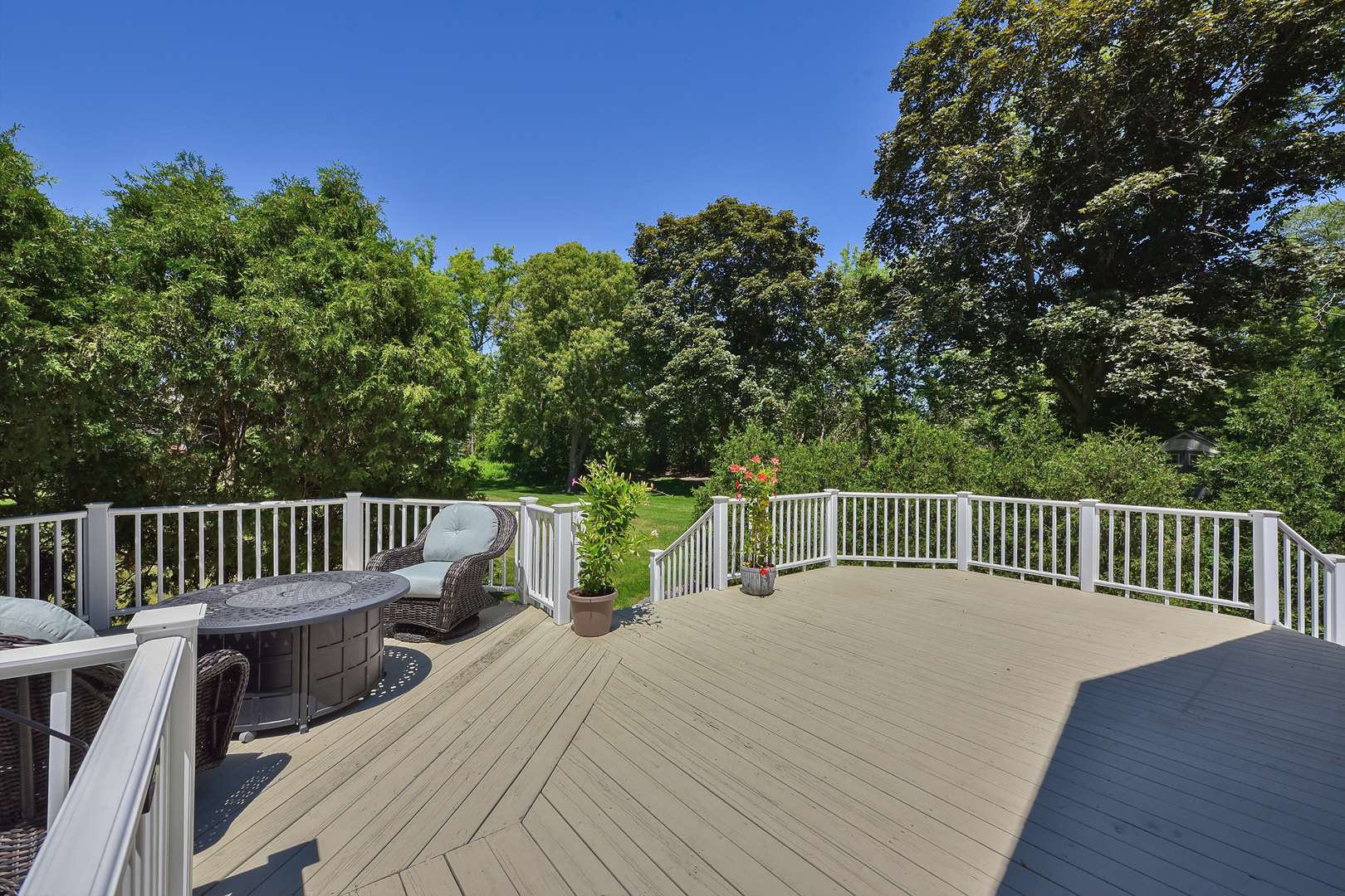 381 Grayfriars Lane Inverness, IL 60067 - Photo 27 of 37