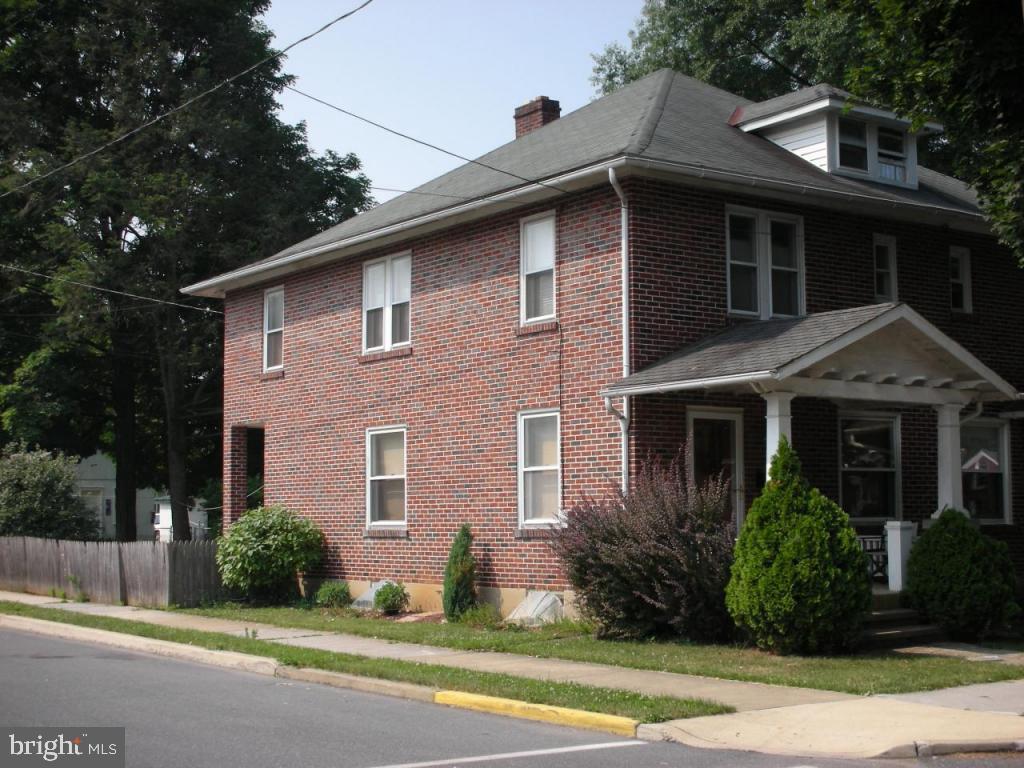 38 Market Street Lititz, PA 17543 - Photo 1 of 6