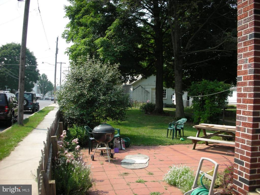 38 Market Street Lititz, PA 17543 - Photo 4 of 6