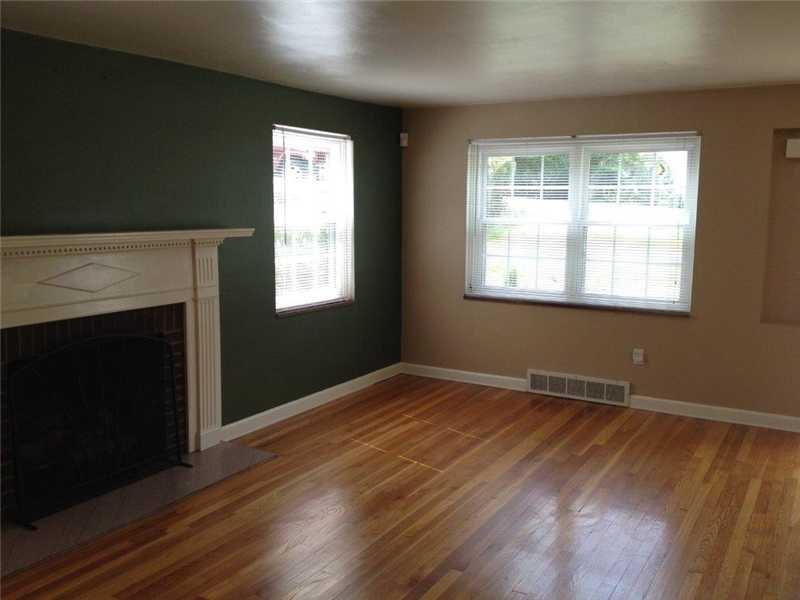 720 Scott Road Mt. Lebanon, PA 15228 - Photo 4 of 19 Living Room.