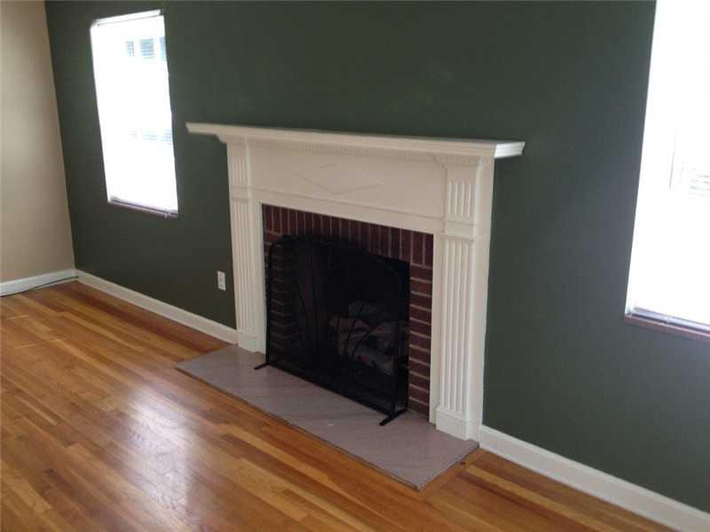 720 Scott Road Mt. Lebanon, PA 15228 - Photo 5 of 19 Living Room.