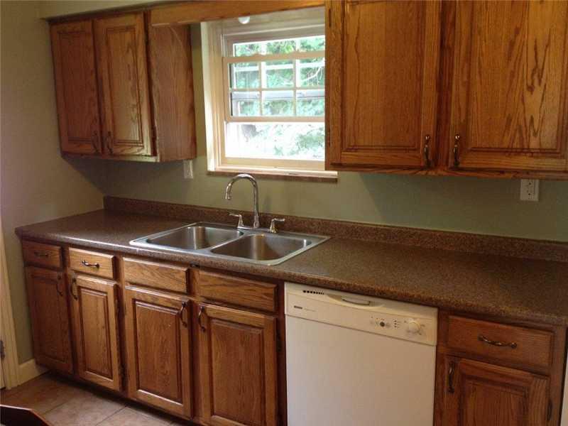 720 Scott Road Mt. Lebanon, PA 15228 - Photo 8 of 19 Kitchen.