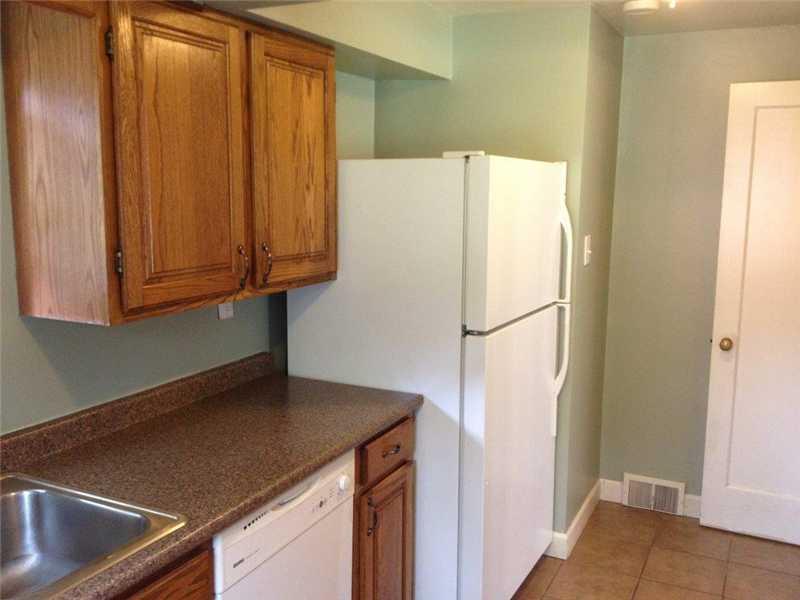 720 Scott Road Mt. Lebanon, PA 15228 - Photo 10 of 19 Kitchen.