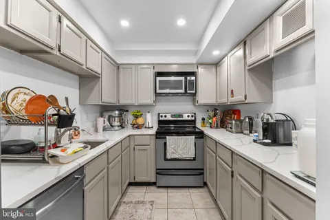 $559,900 | 7720 Tremayne Place, Unit 111, McLean, VA 22102