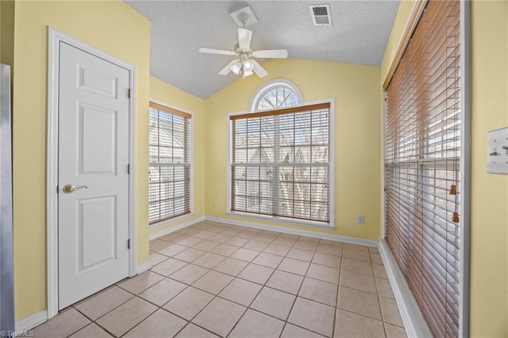5001 Bass Chapel Road, Unit 3D Greensboro, NC 27455 - Photo 48 of 50 Breakfast nook with fresh paint.