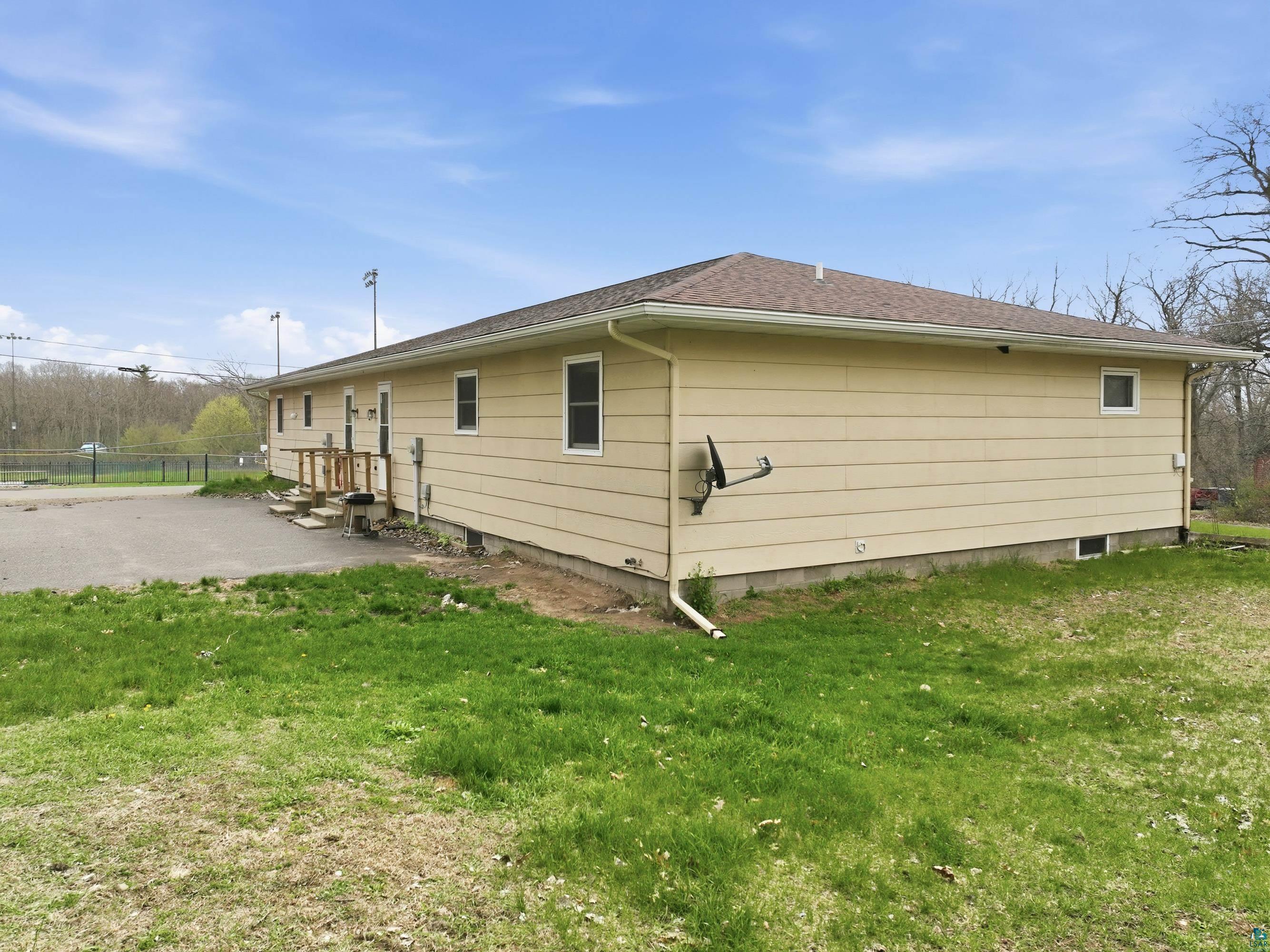 916-918 Michigan Street Spooner, WI 54801 - Photo 3 of 35