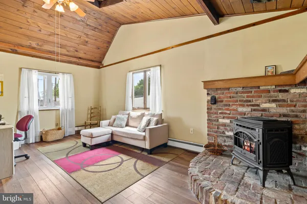 $419,900 | 7 Misty Pine Road, Levittown, PA 19056