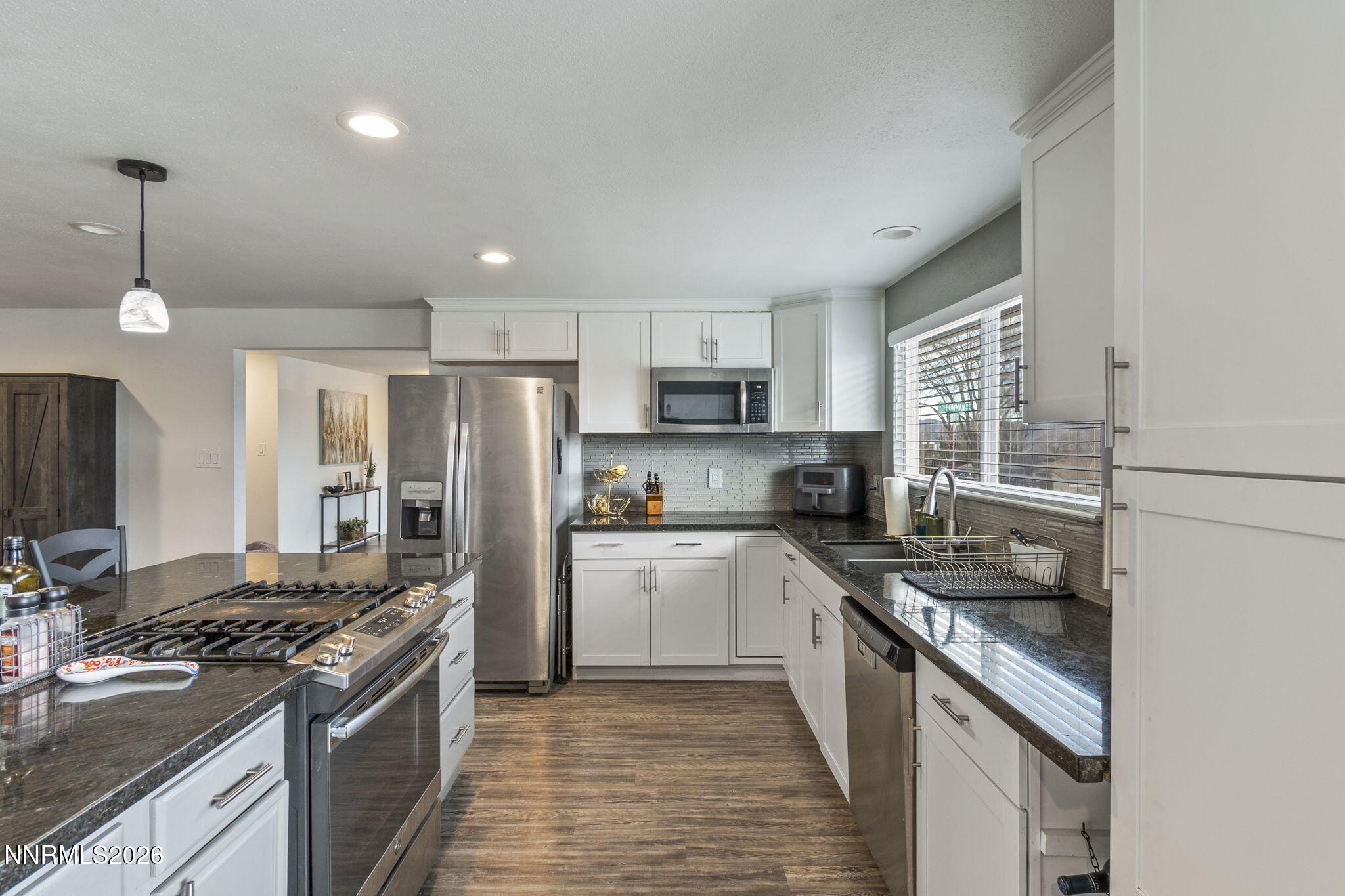 701 Bowman Drive Reno, NV 89503 - Photo 4 of 34 10b