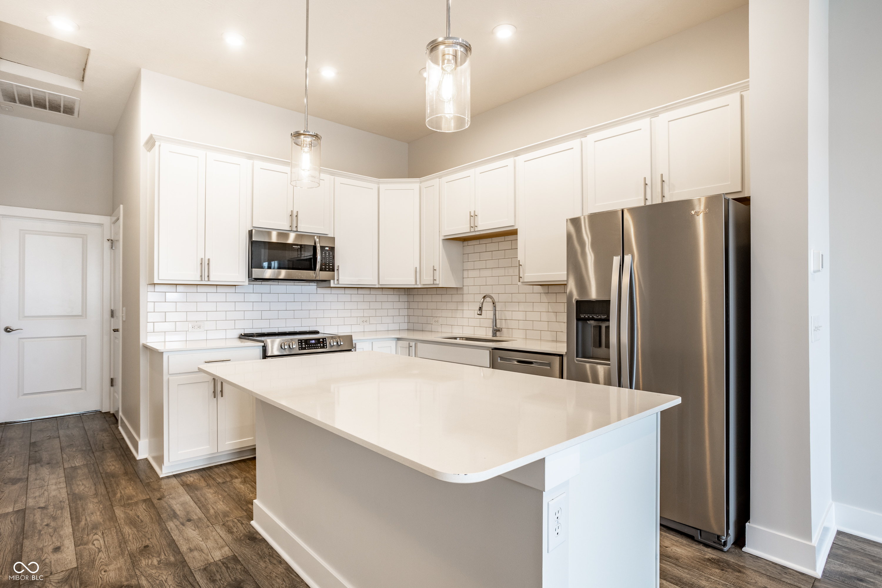 968 Kinzer Avenue Carmel, IN 46032 - Photo 4 of 18