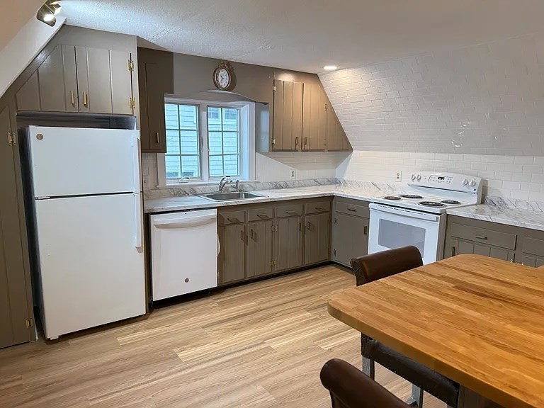 60 Redington Street, Unit 2 Swampscott, MA 01907 - Photo 10 of 14