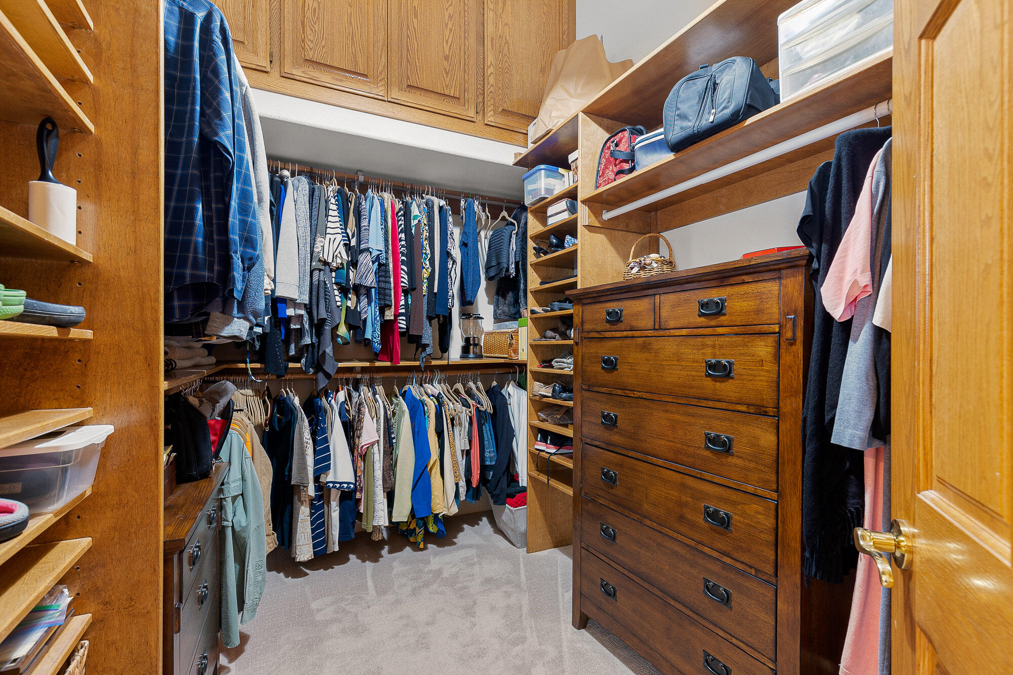 9510 Lower River Road Grants Pass, OR 97526 - Photo 28 of 57 a view of walk in closet with clothes