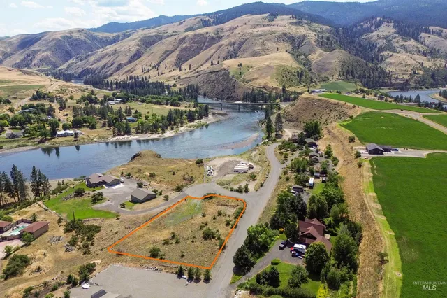 $214,000 | 24 Mossy Pt Circle, White Bird, ID 83554
