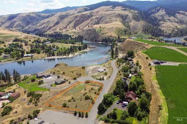 $210,000 | 24 Mossy Pt Circle, White Bird, ID 83554