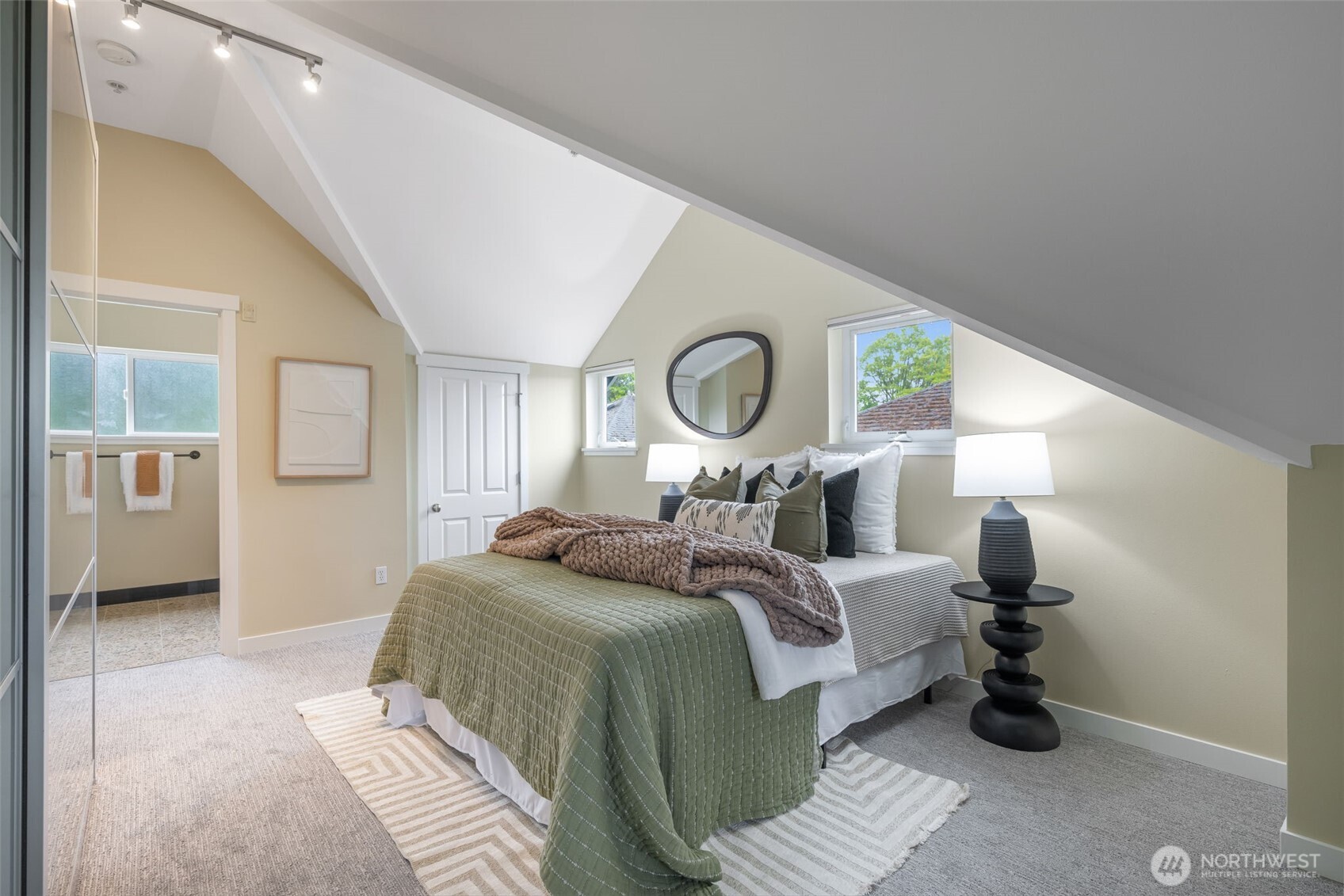 1011 North 50th Street, Unit D Seattle, WA 98103 - Photo 21 of 33