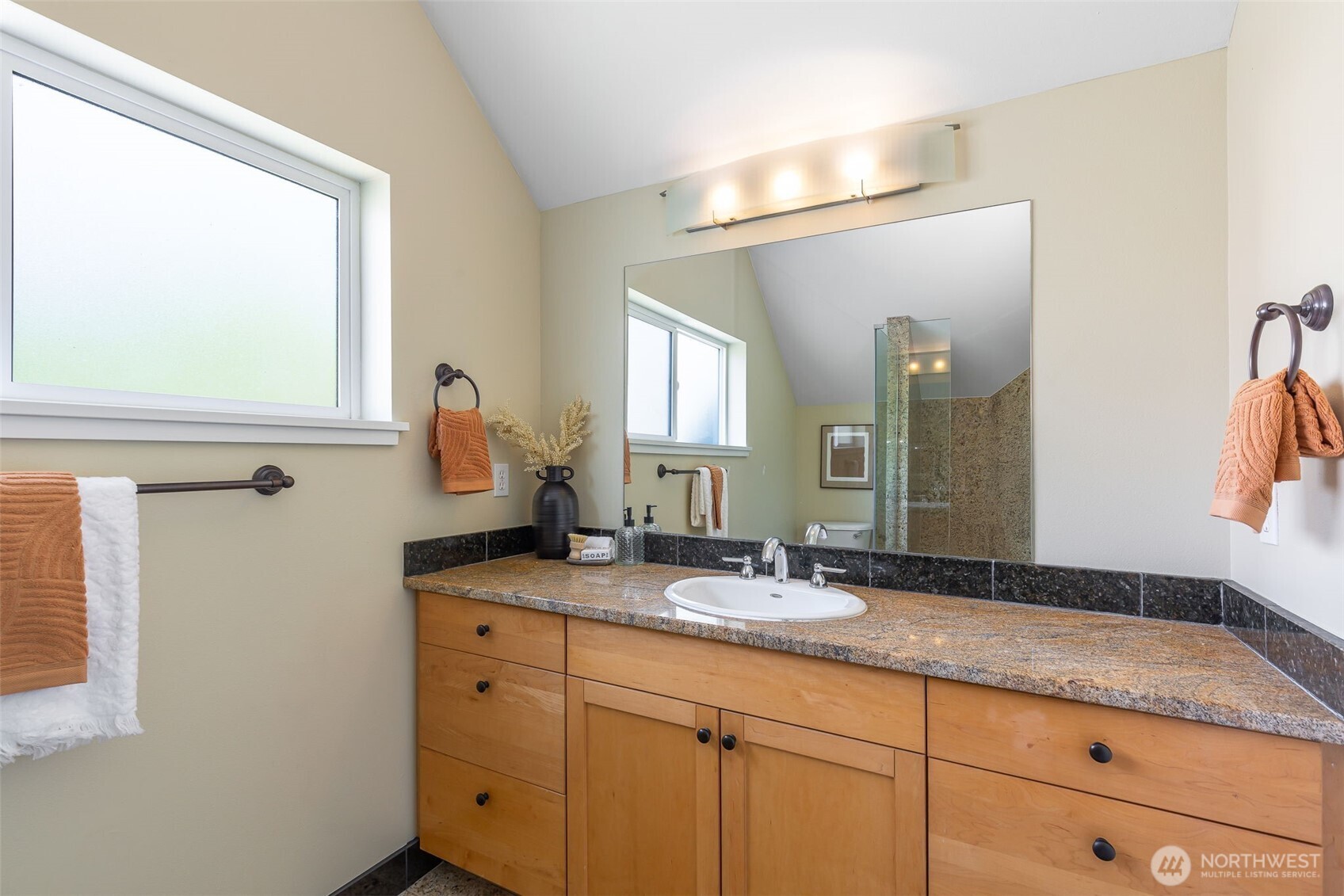 1011 North 50th Street, Unit D Seattle, WA 98103 - Photo 25 of 33