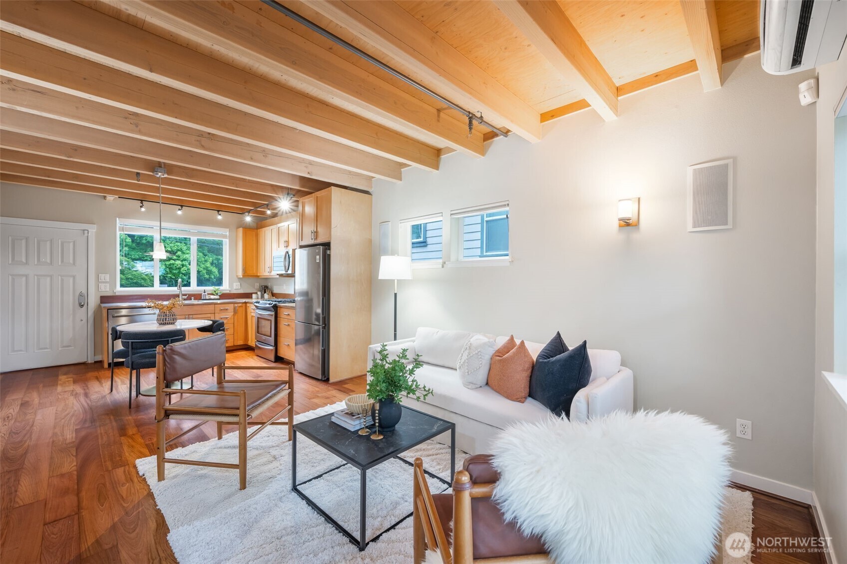 1011 North 50th Street, Unit D Seattle, WA 98103 - Photo 6 of 33