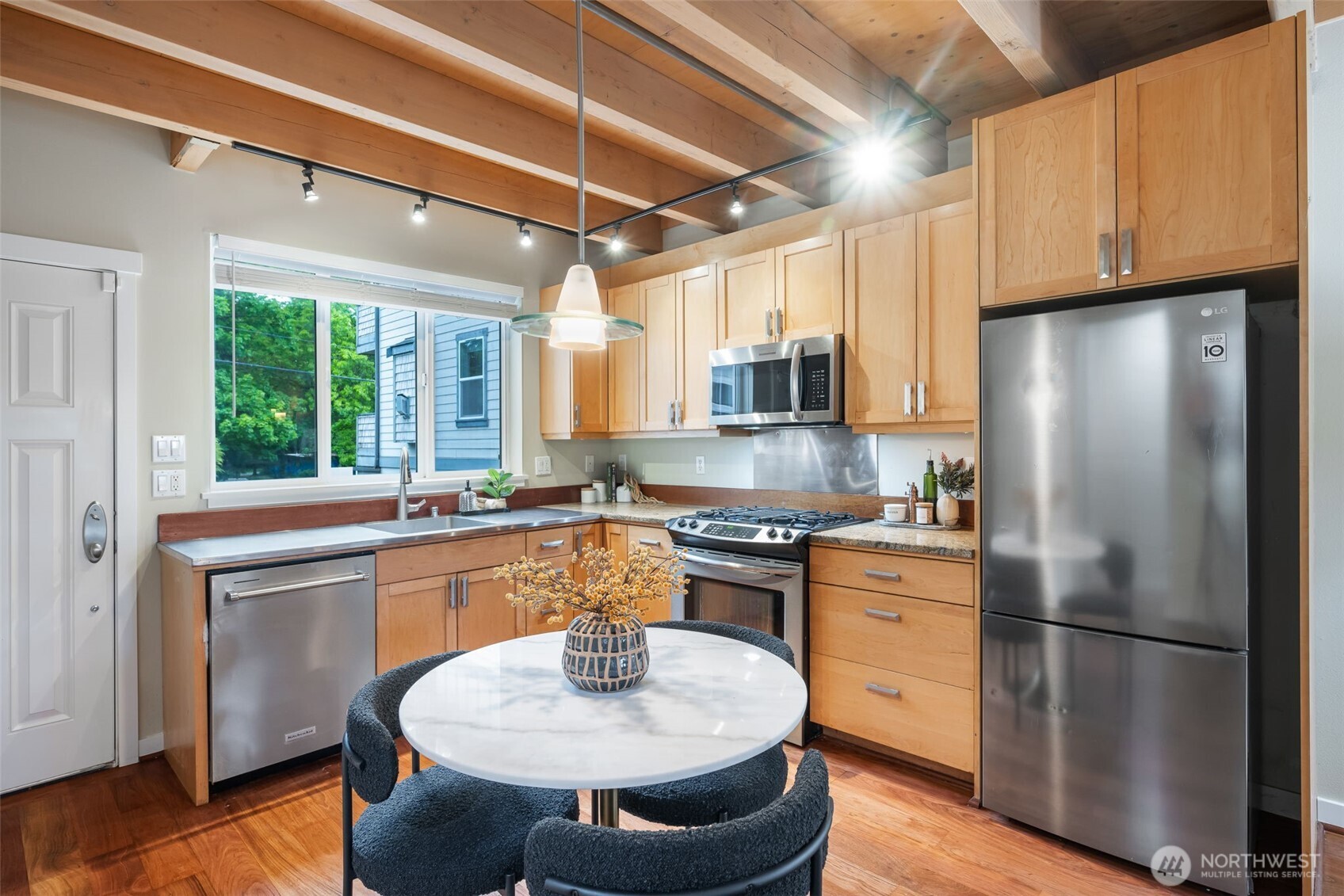 1011 North 50th Street, Unit D Seattle, WA 98103 - Photo 9 of 33