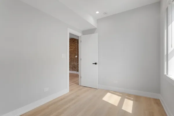 $2,250 | 1550 West Juneway Terrace, Unit 2C, Chicago, IL 60626