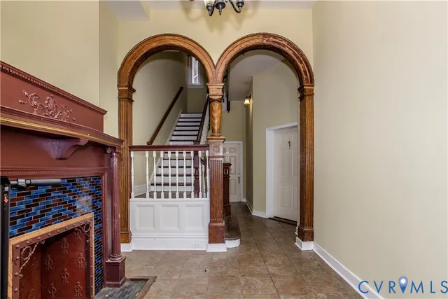 a view of entryway with a front door