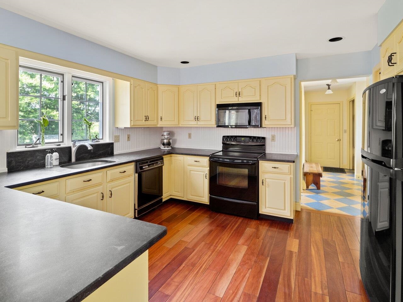 194 Turtle Pond Road Williston, VT 05495 - Photo 14 of 38 Gallery Image 14