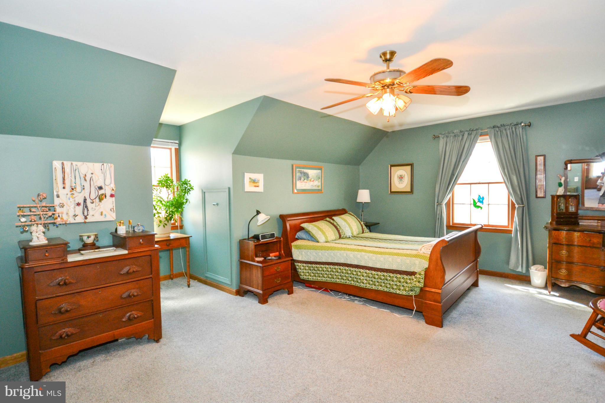 Bedroom (Master)