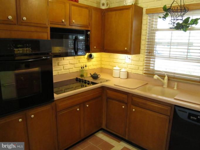 9204 Lawnview Lane Laurel, MD 20708 - Photo 17 of 24 Updated Gourmet Kitchen