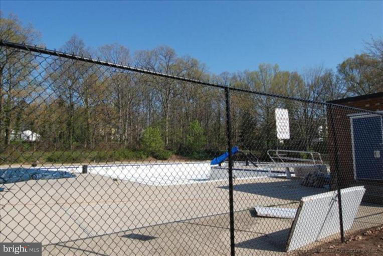 9204 Lawnview Lane Laurel, MD 20708 - Photo 22 of 24 Montpelier Pool