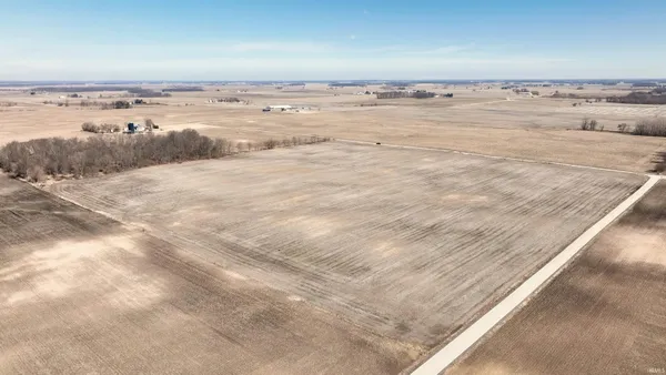 400 W Road, Kewanna, IN 46939