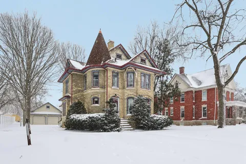 $345,000 | 216 East Madison Street, Lake Mills, WI 53551