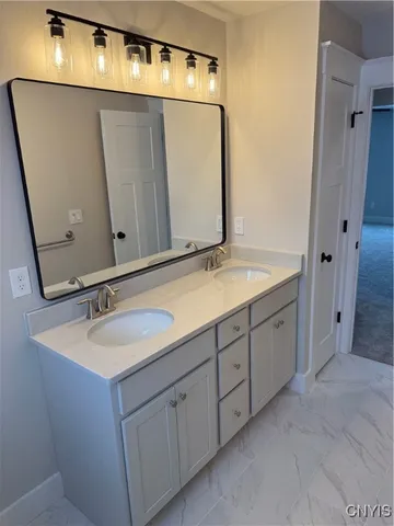 $578,935 | 8541 Angus Path, Cicero, NY 13039