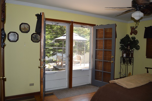 995 Ruth Drive Elgin, IL 60123 - Photo 10 of 23 a bedroom with a bed and a window