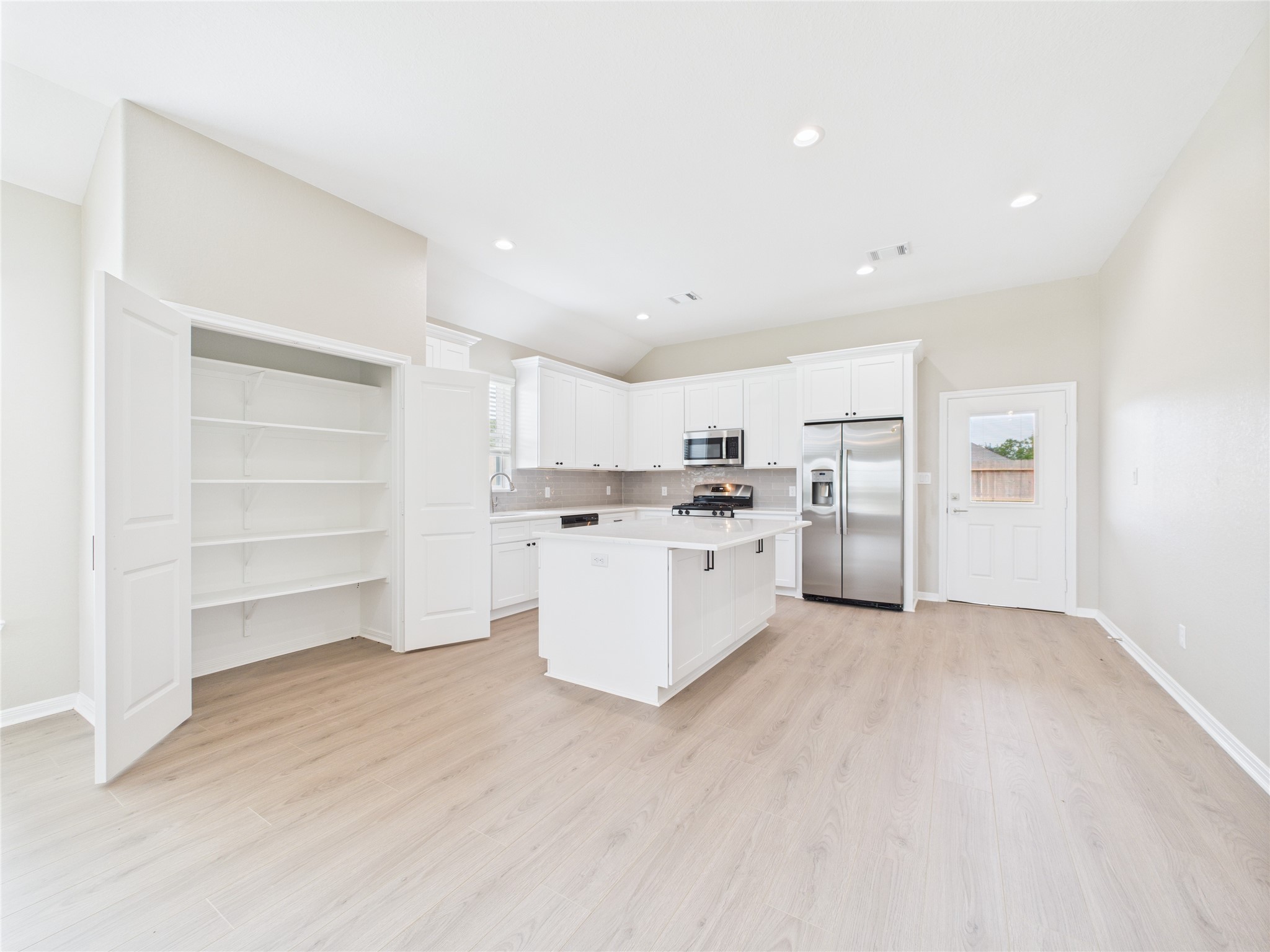 15826 Sugar Maple Lane Santa Fe, TX 77517 - Photo 17 of 42