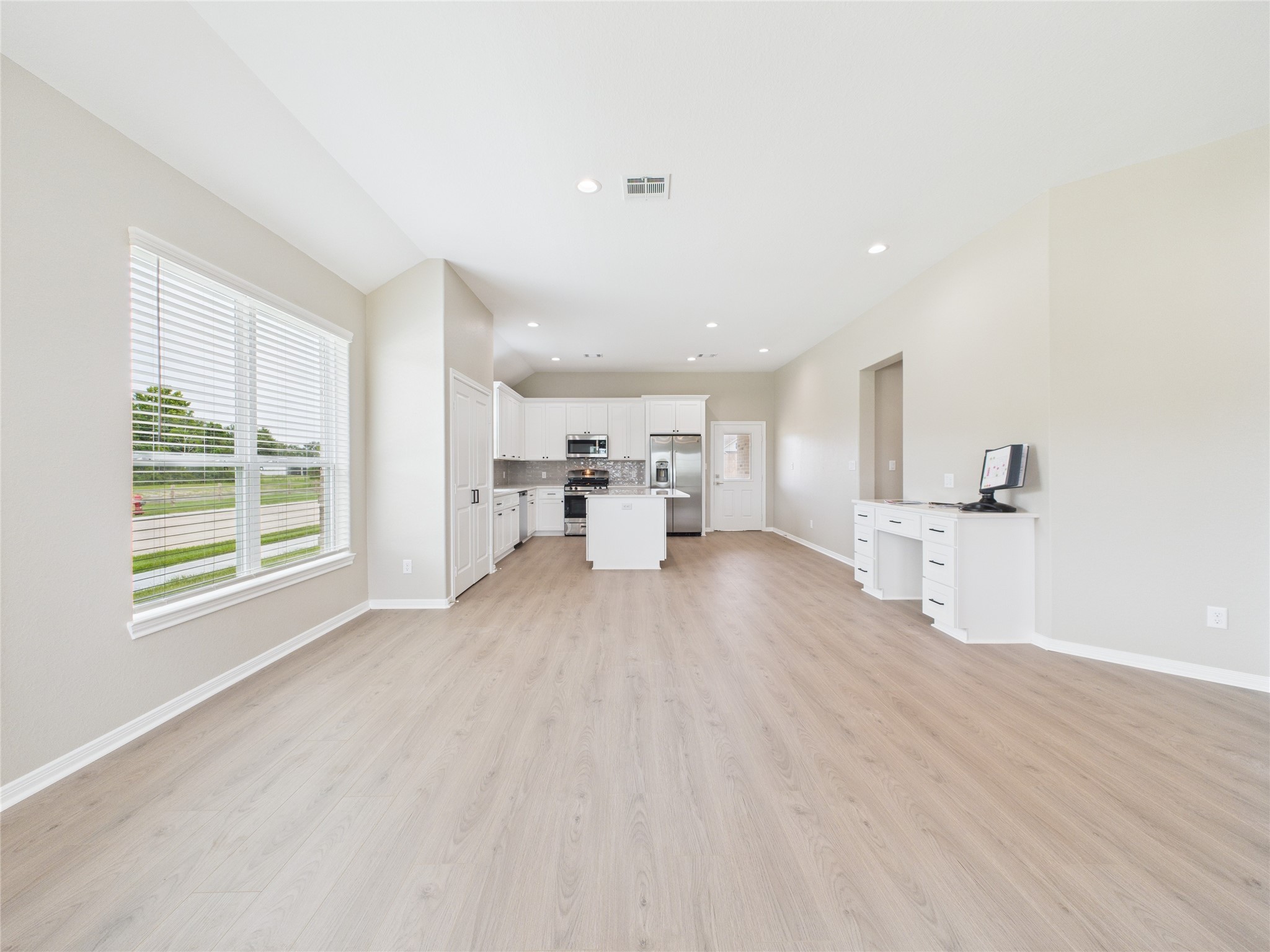 15826 Sugar Maple Lane Santa Fe, TX 77517 - Photo 8 of 42