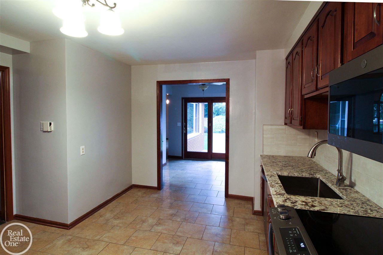 1500 North Renaud Road Grosse Pointe, MI 48236 - Photo 11 of 36 50057167-10.JPG