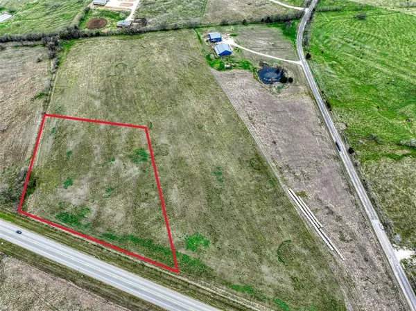$375,000 | 34 East State Highway 34, Ennis, TX 75119