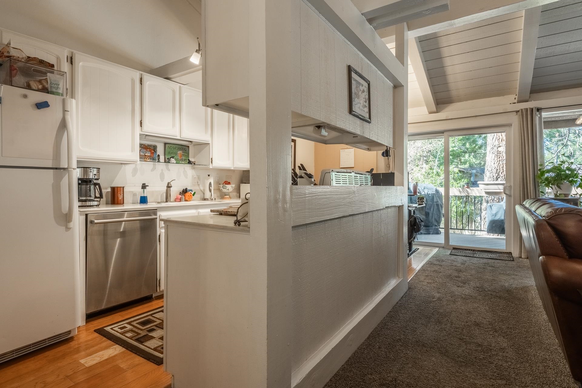 3252 Chateau Road, Unit #2 Mammoth Lakes, CA 93546 - Photo 19 of 52