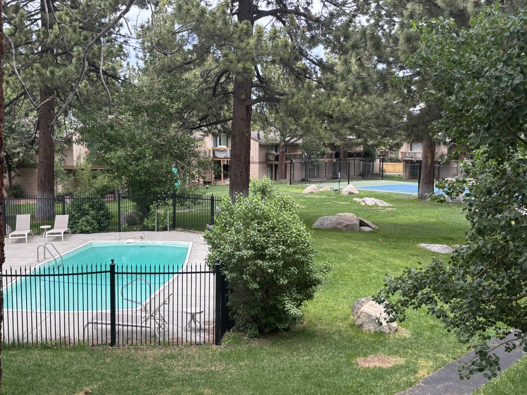 3252 Chateau Road, Unit #2 Mammoth Lakes, CA 93546 - Photo 38 of 52