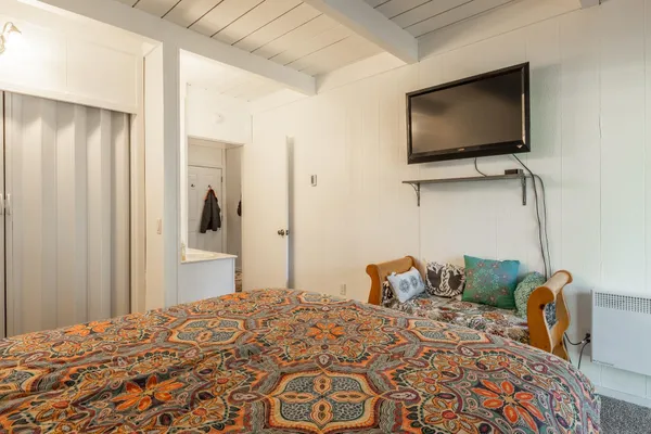 $639,500 | 3252 Chateau Road, Unit #2, Mammoth Lakes, CA 93546