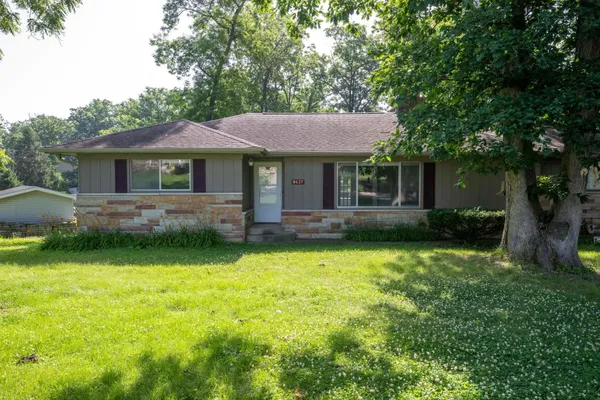 $210,000 | 9637 Manor Woods Road, Fort Wayne, IN 46804