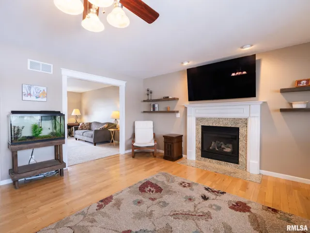 $425,000 | 1415 Kelly Lane, Metamora, IL 61548