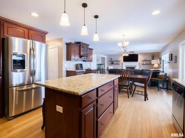 $425,000 | 1415 Kelly Lane, Metamora, IL 61548