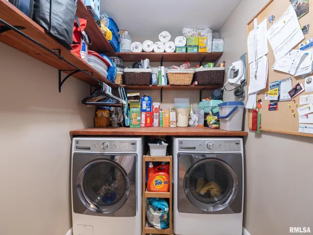 $425,000 | 1415 Kelly Lane, Metamora, IL 61548