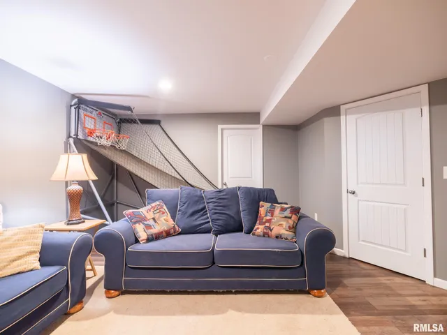 $425,000 | 1415 Kelly Lane, Metamora, IL 61548