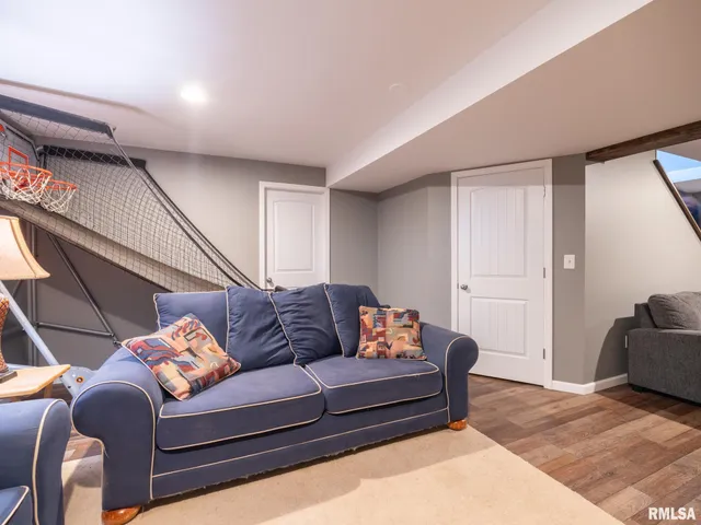 $425,000 | 1415 Kelly Lane, Metamora, IL 61548