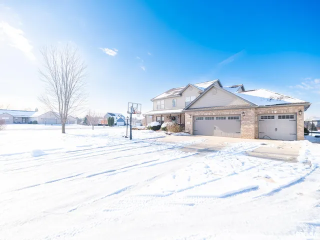 $425,000 | 1415 Kelly Lane, Metamora, IL 61548