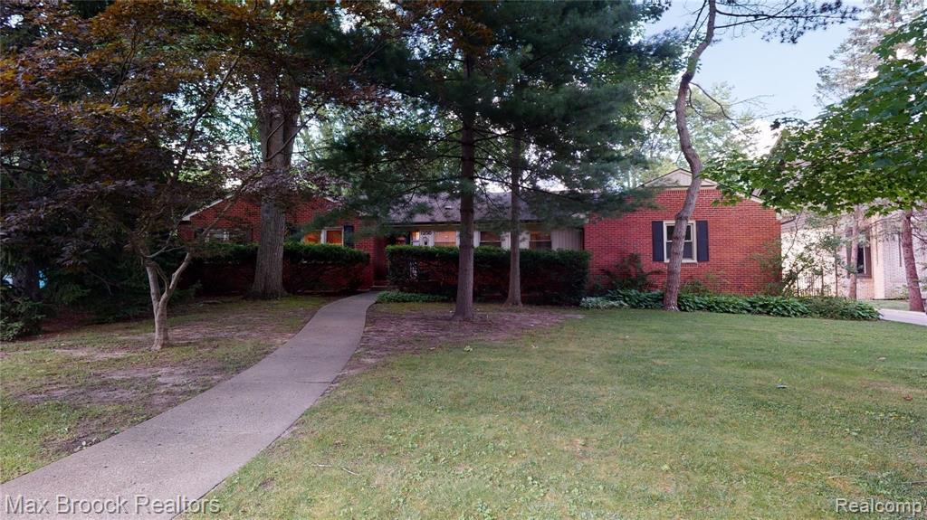 1250 Redding Road Birmingham, MI 48009 - Photo 2 of 8
